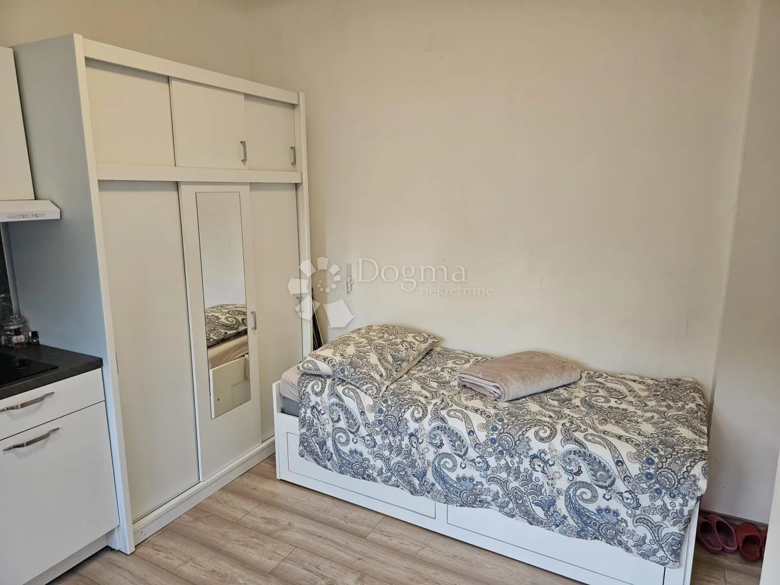 2 stambene jedinice, odlična investicija! - slika 9