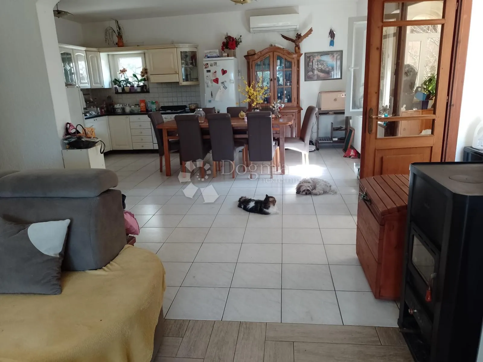 apartmanska kuća - slika 2
