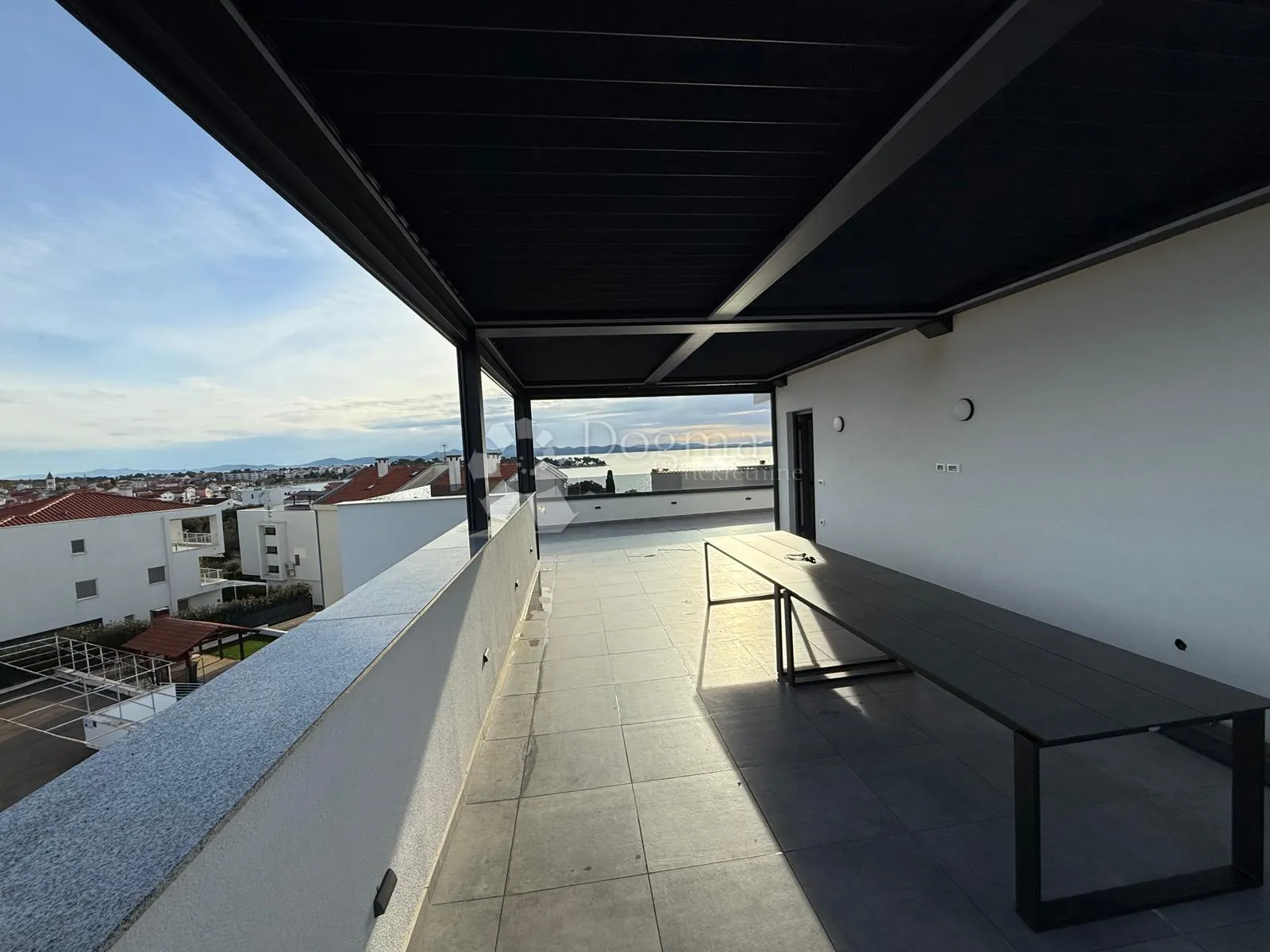 luksuzan namješten penthouse s pogledom na more - slika 31