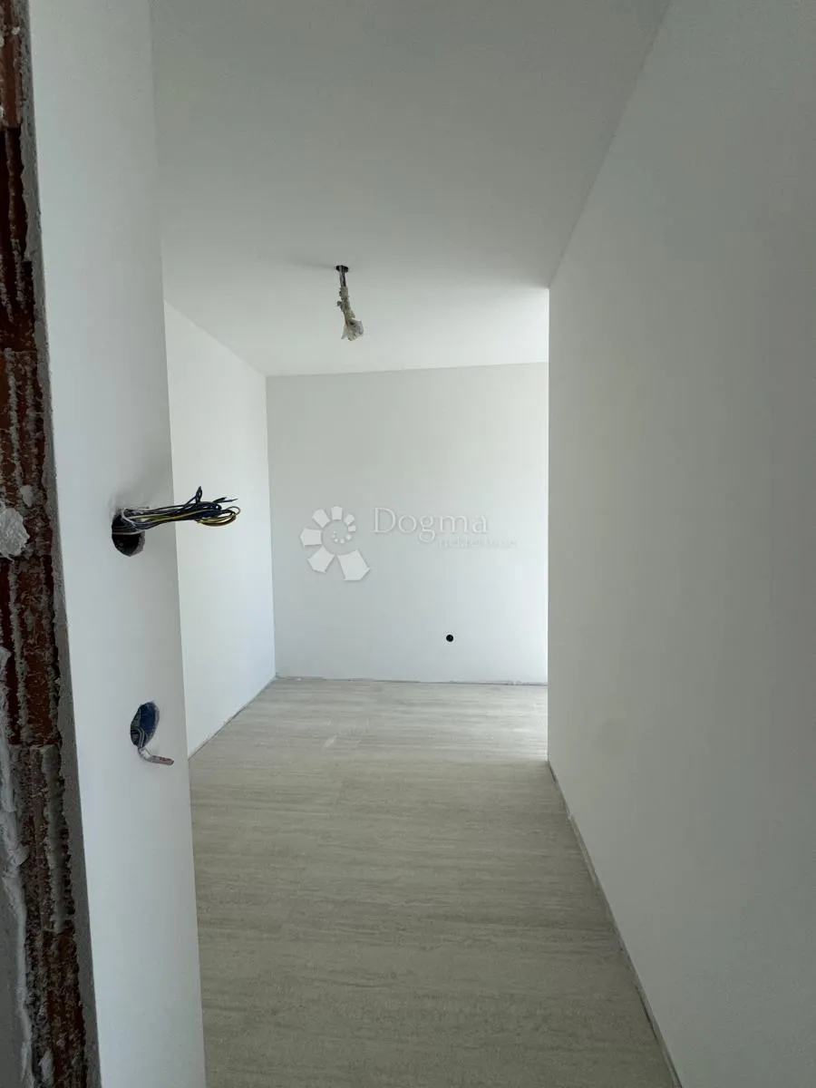 diklo – luksuzni dvoetažni stan s bazenom - 70m od mora - slika 11