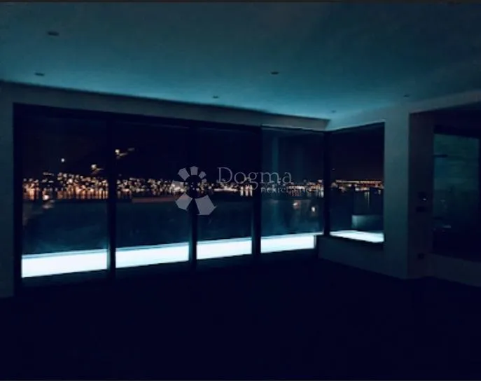 futuristička vila sa bazenom vii - slika 19
