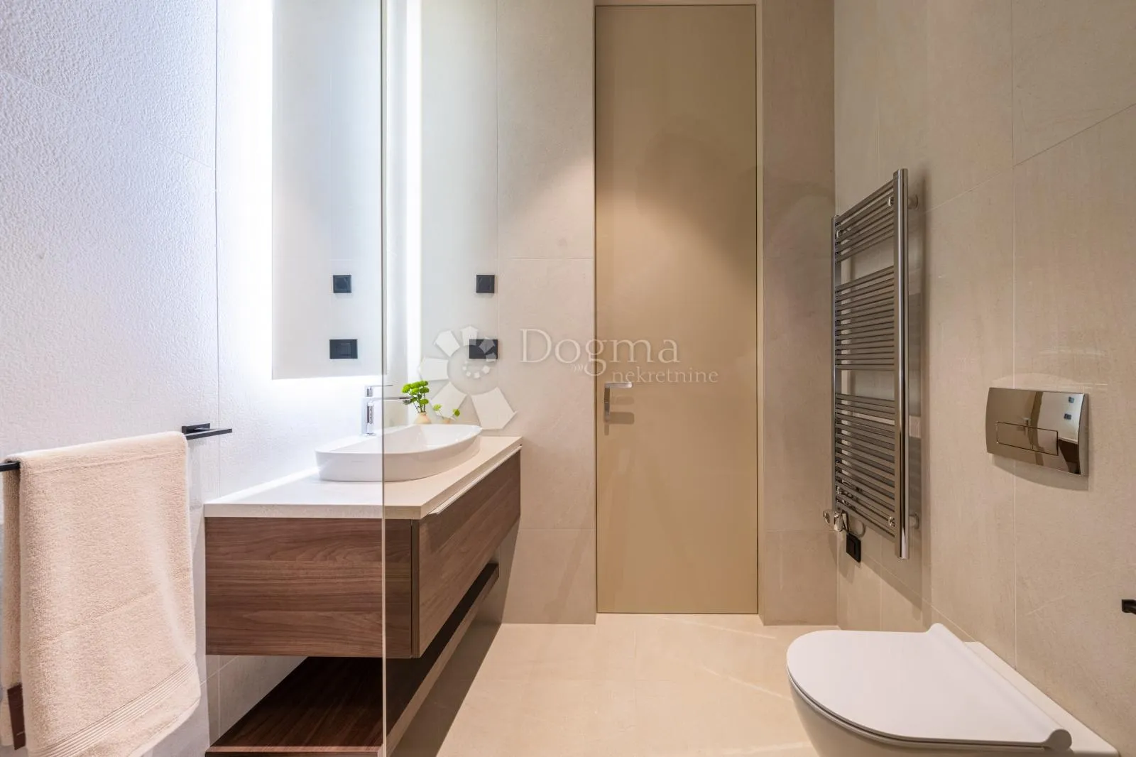 ekskluzivna smart home vila, kompletno opremljena, s otvorenim pogledom - slika 28