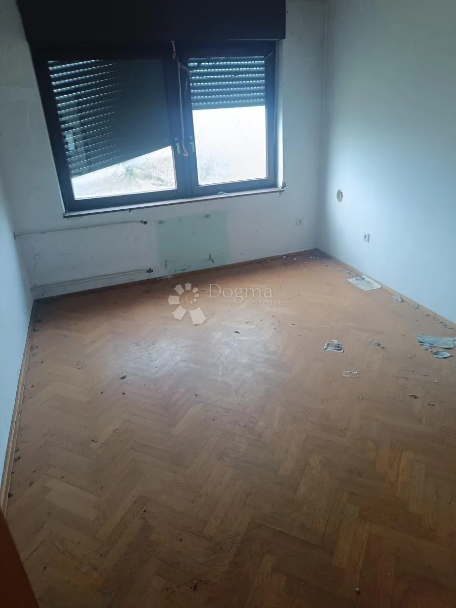 prostrana kuća u glini za adaptaciju - slika 6