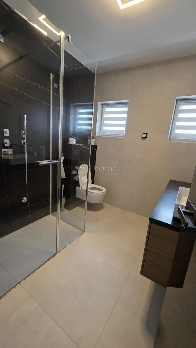 rijeka, hosti, panoramski pogled i 200 m² savršenog doma - slika 11