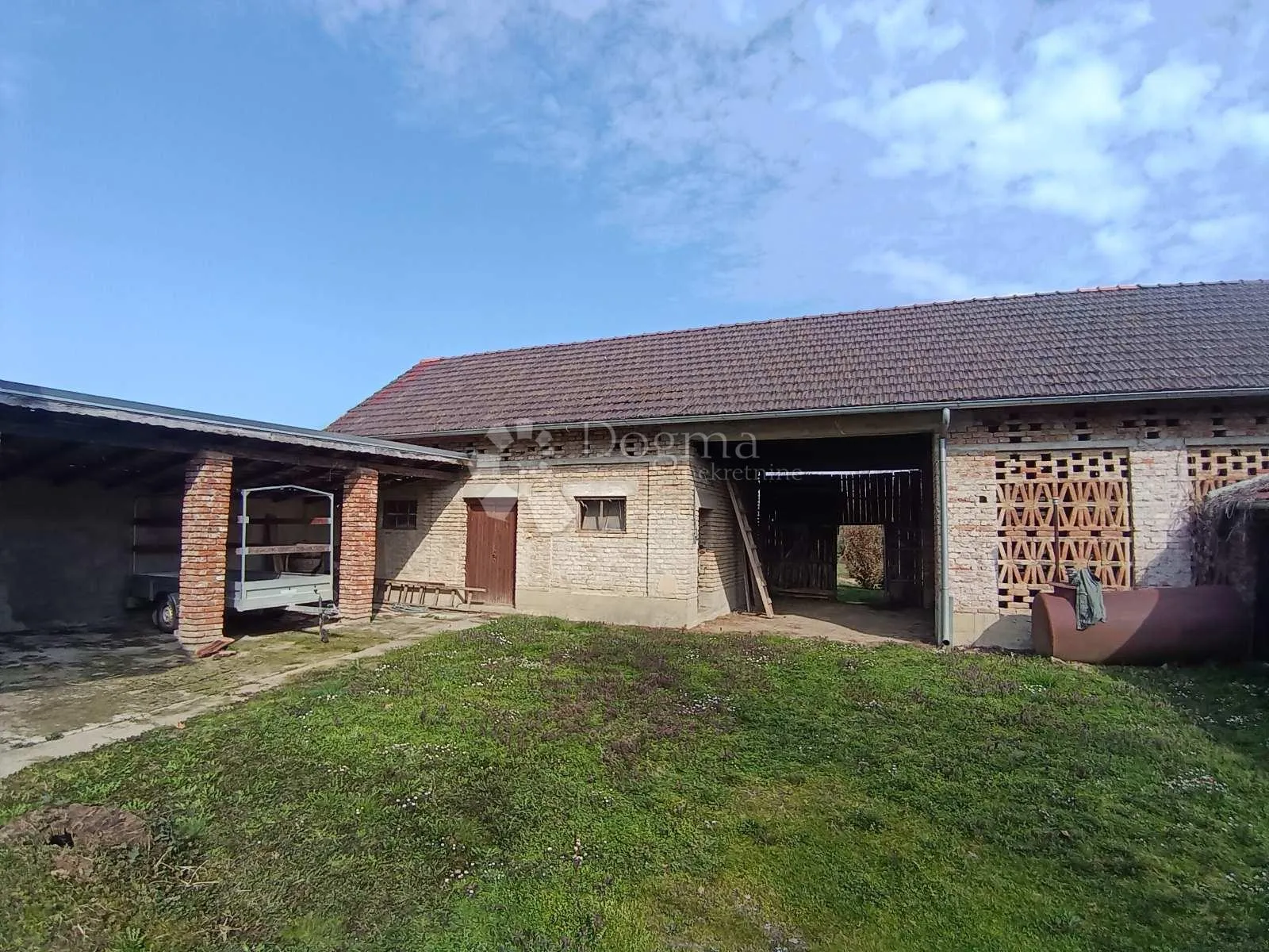 imanje s dva jezera i kućama na 23.755 m²! - slika 21