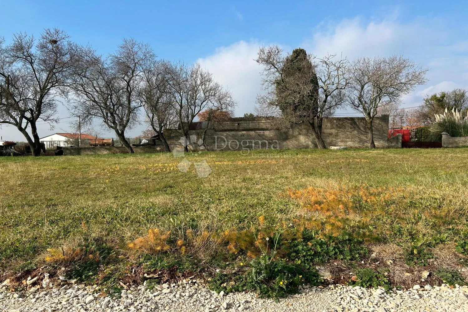vodnjan – ravna građevinska parcela praktičnog oblika - slika 1