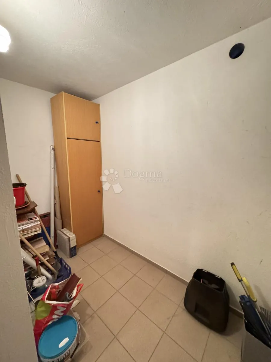 prostran stan s vrtom - prilika - slika 24