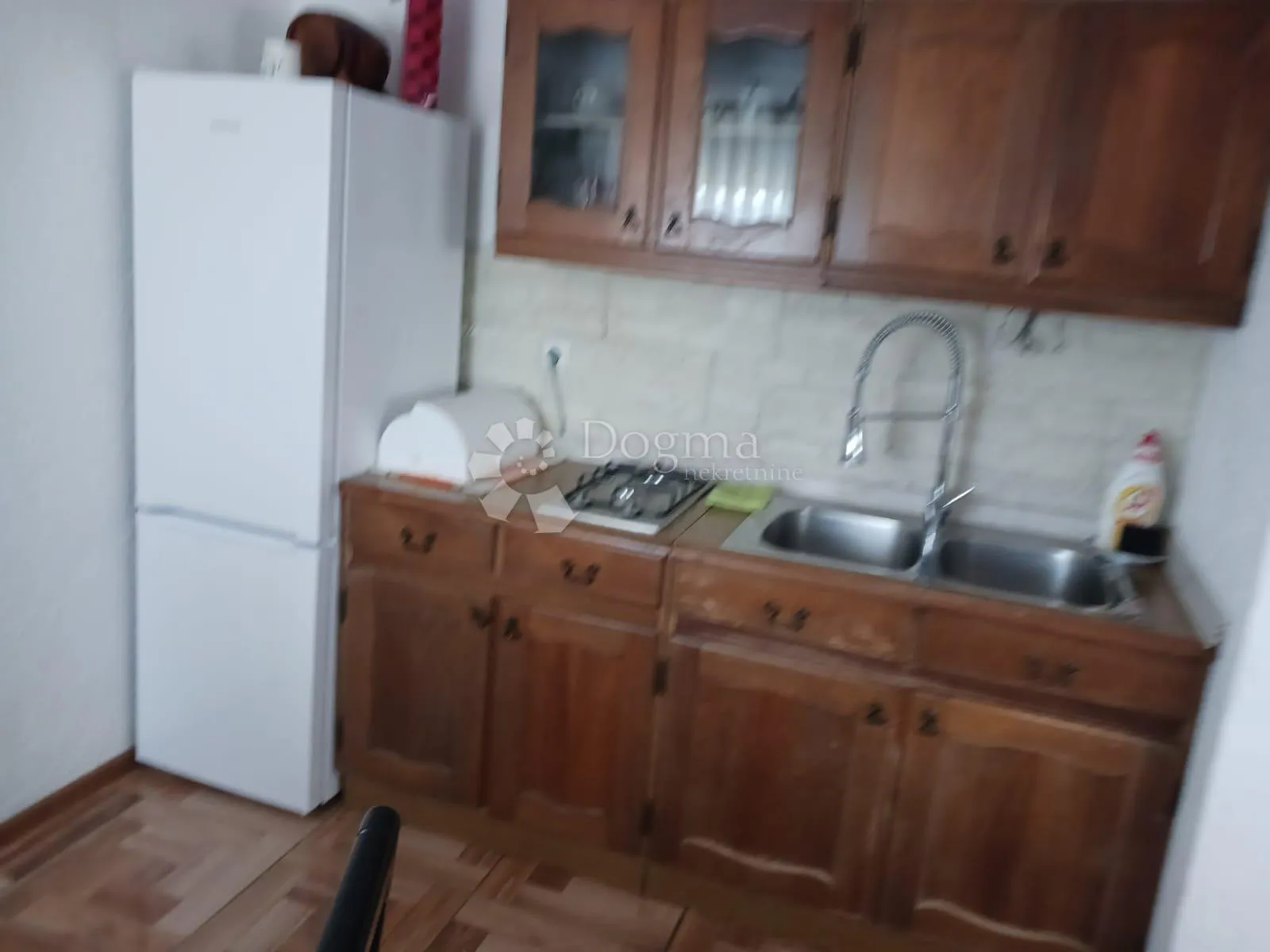 kuća s dva stana, gospodarskim objektom i gotovo 3 hektra zemljišta - slika 43
