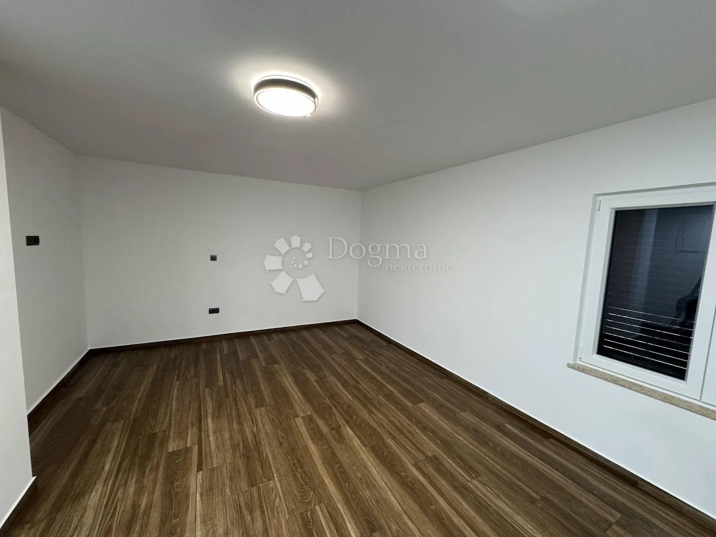 nova kuća u funtani sa 3 apartmana - slika 9