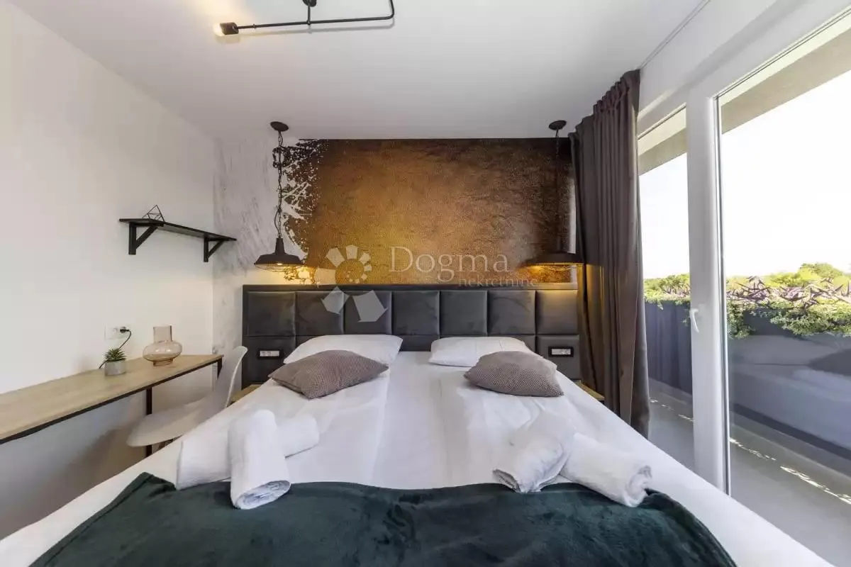 moderna villa sa bazenom- žerava - slika 16