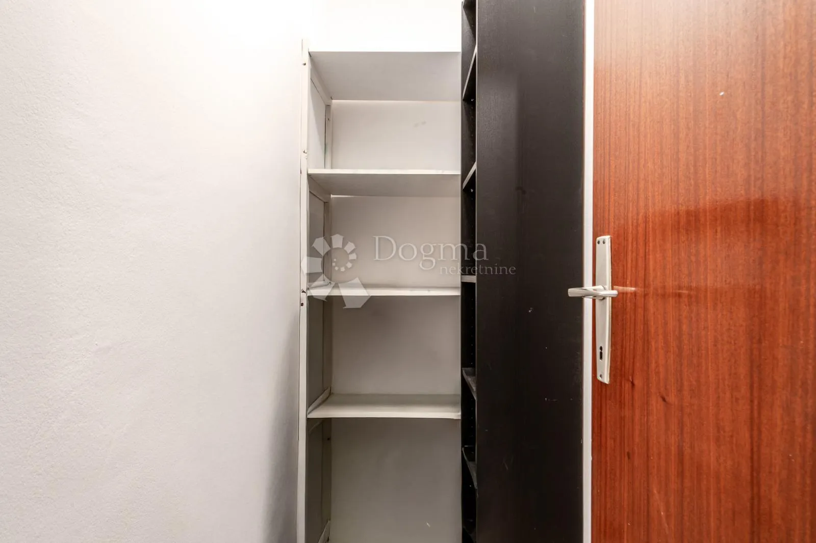 odličan stan za studente - slika 17