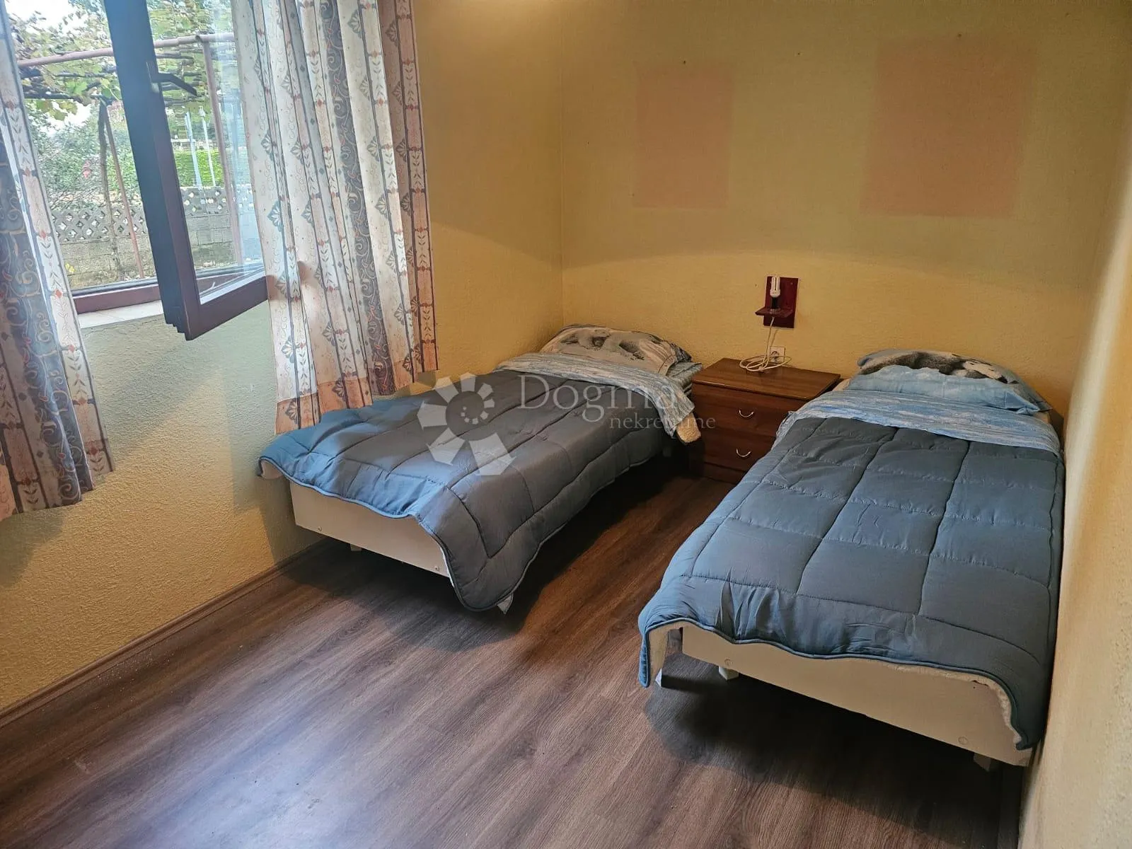 poreč - kuća sa dva stana i studio apartmanom - slika 5