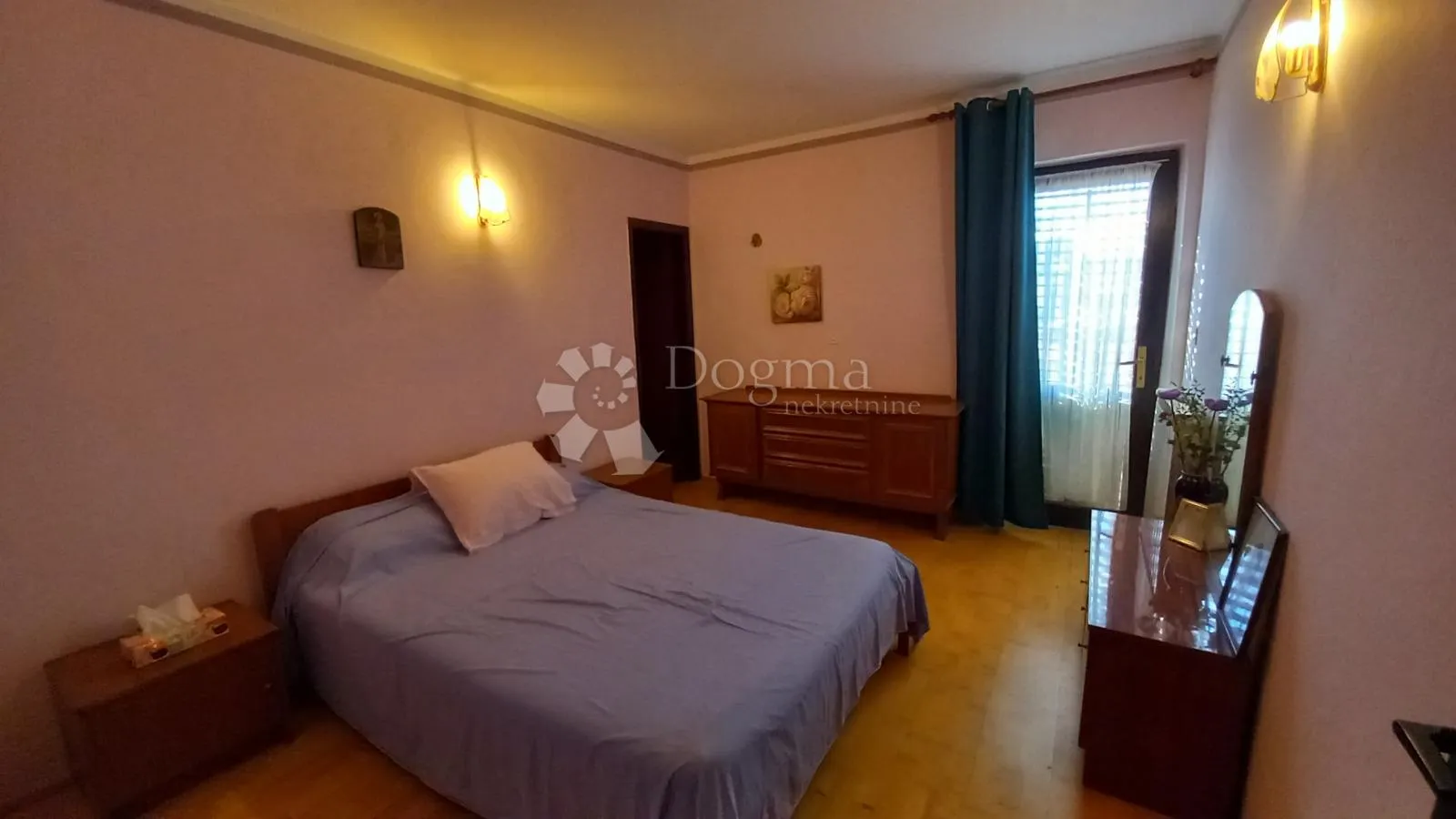 prostrana kuća s dva apartmana u mirnom okruženju blizu brtonigle - slika 12