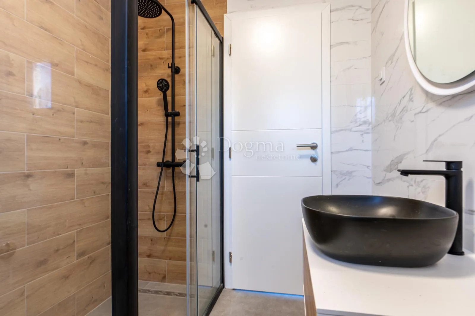 prekrasan apartman sa pogledom na more - slika 9