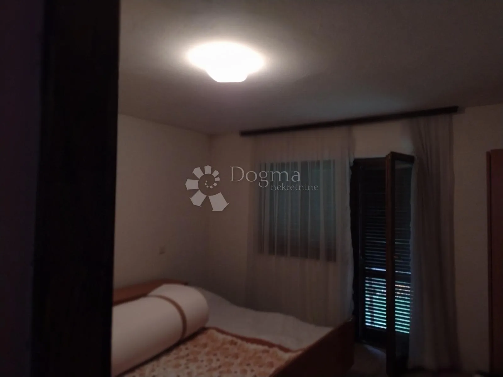kuća, livade, gosp. zgrade, šuma, potočić... - slika 11