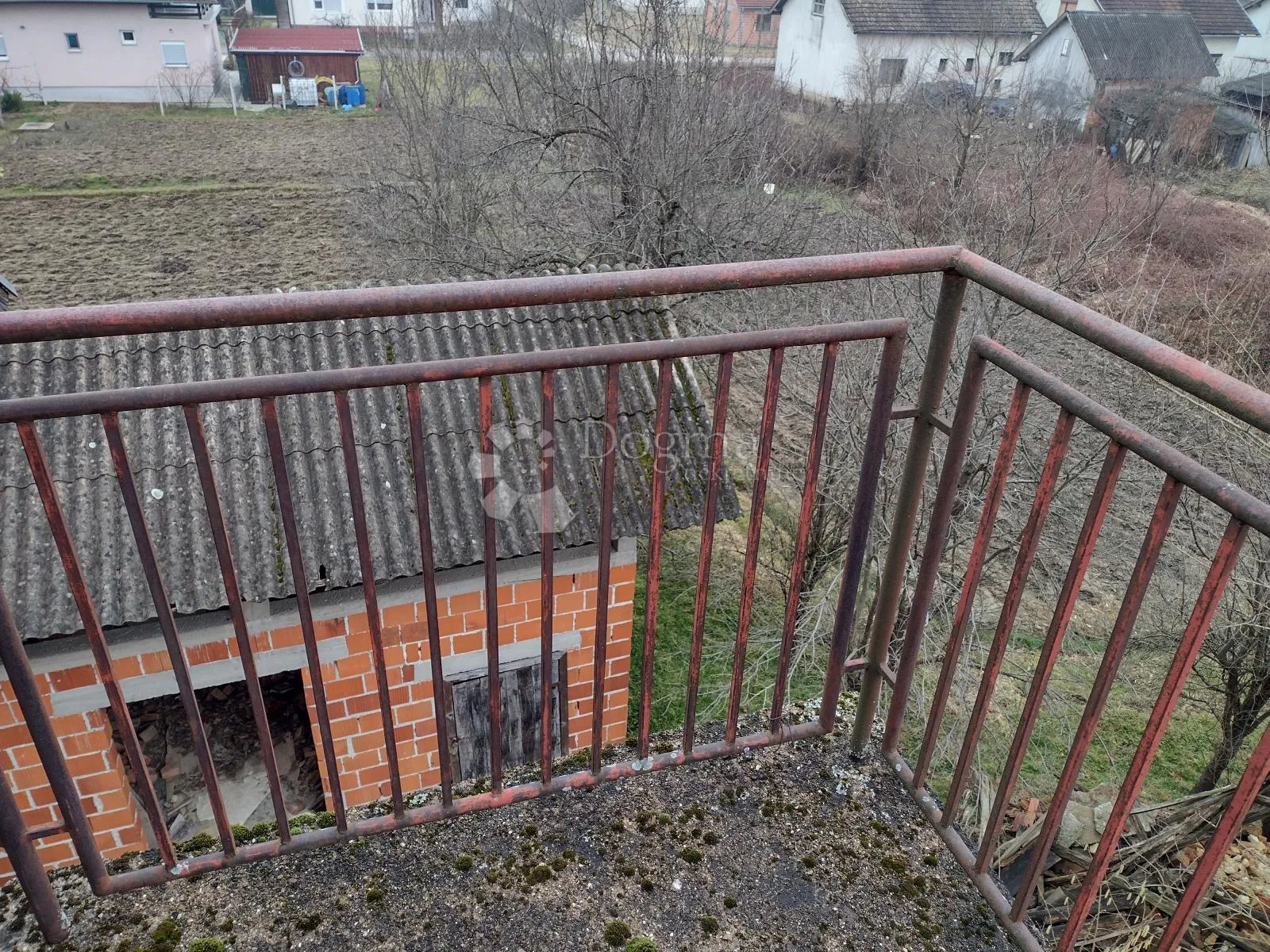 čvrsta kuća od sitne cigle - slika 12