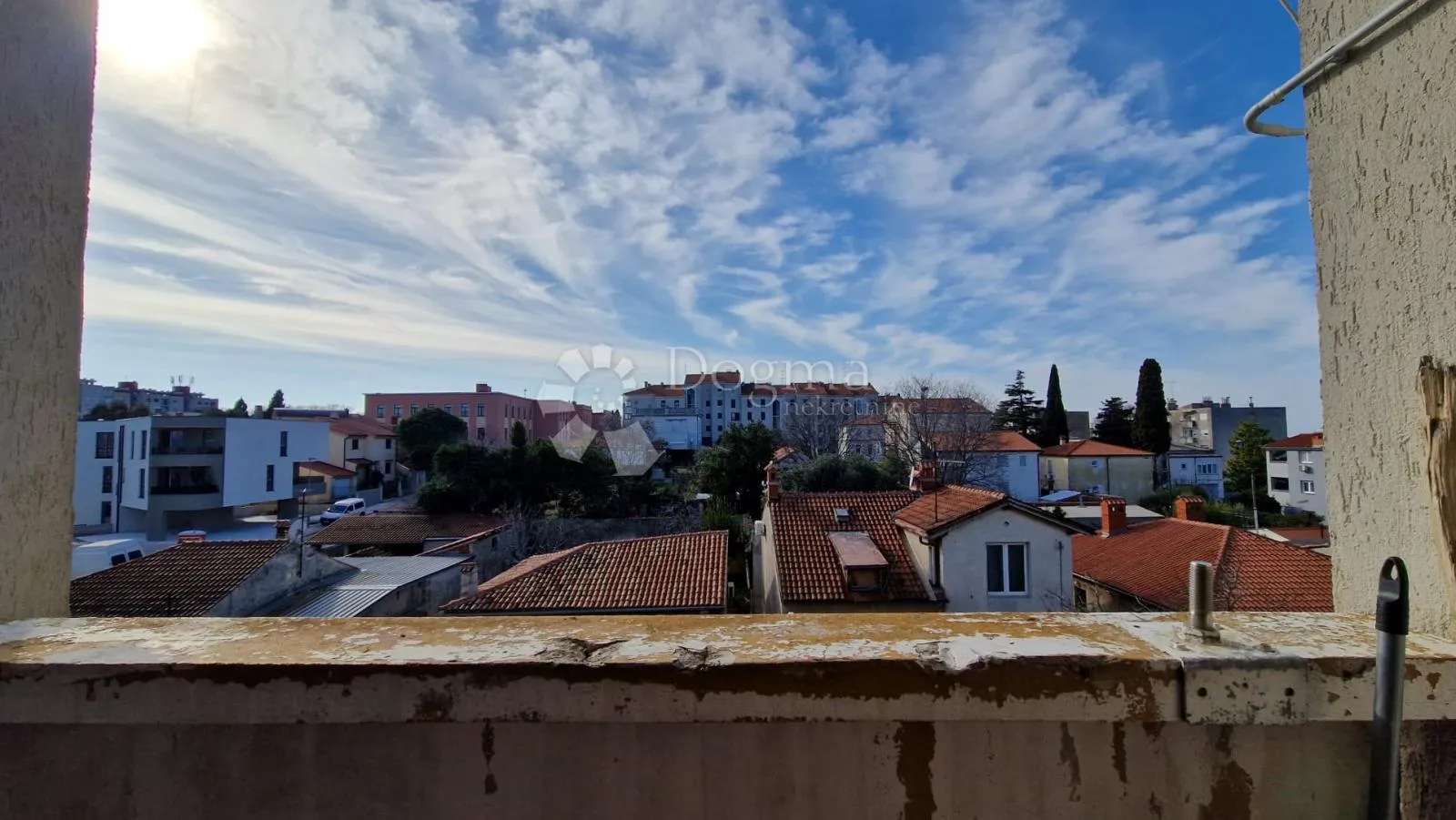 prostrani trosobni stan na izvrsnoj lokaciji – stoja, pula - slika 10
