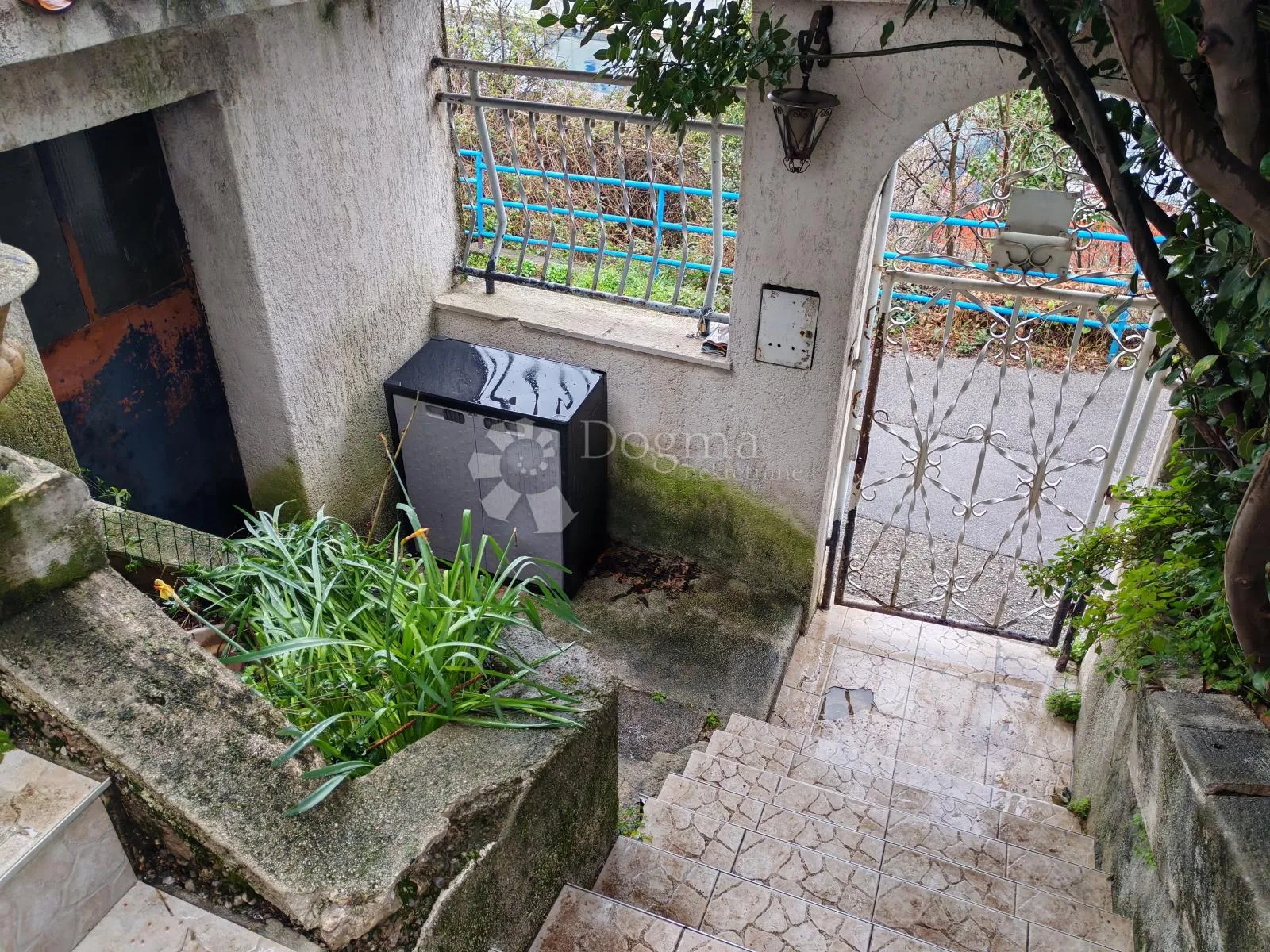 etaža sa dva stana - slika 3