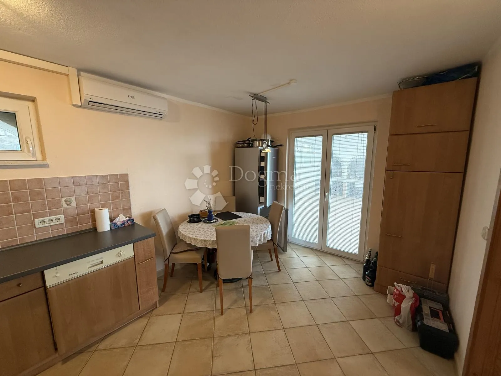 dva apartmana, marušići - slika 31