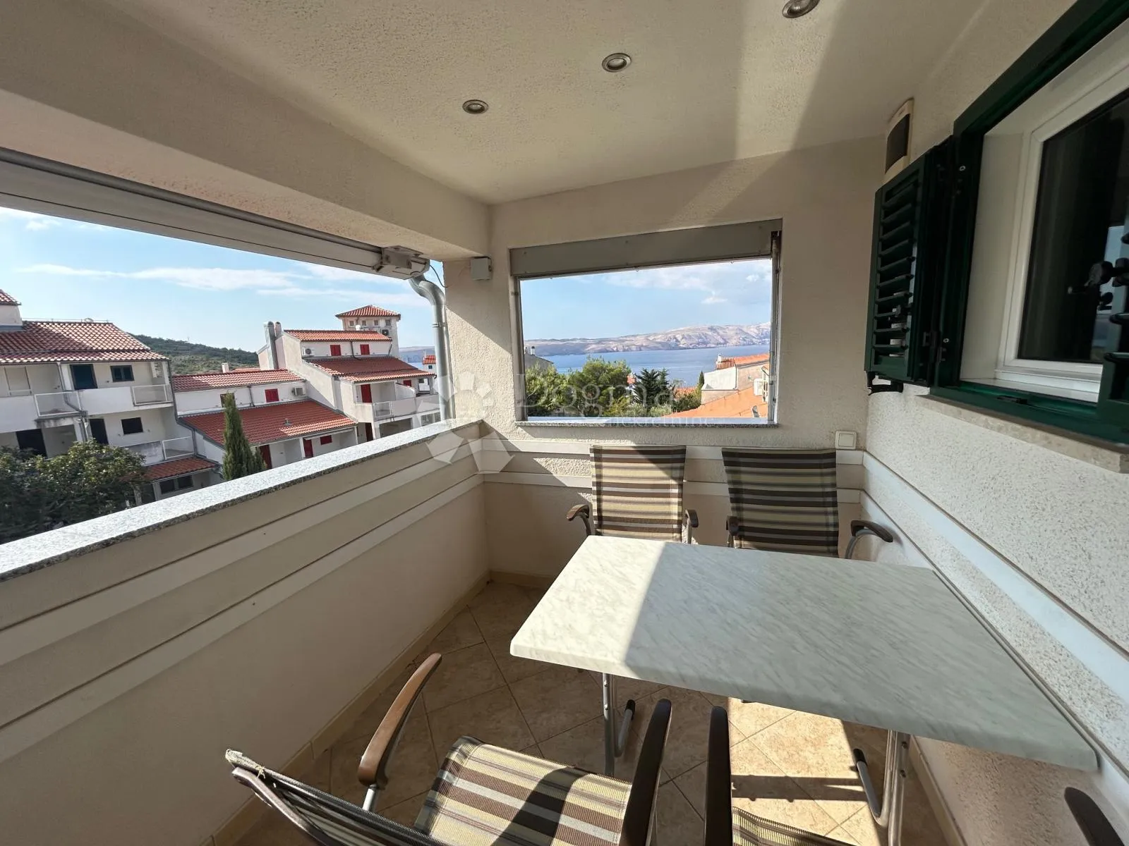 dvoetažni apartman sa garažom - slika 9