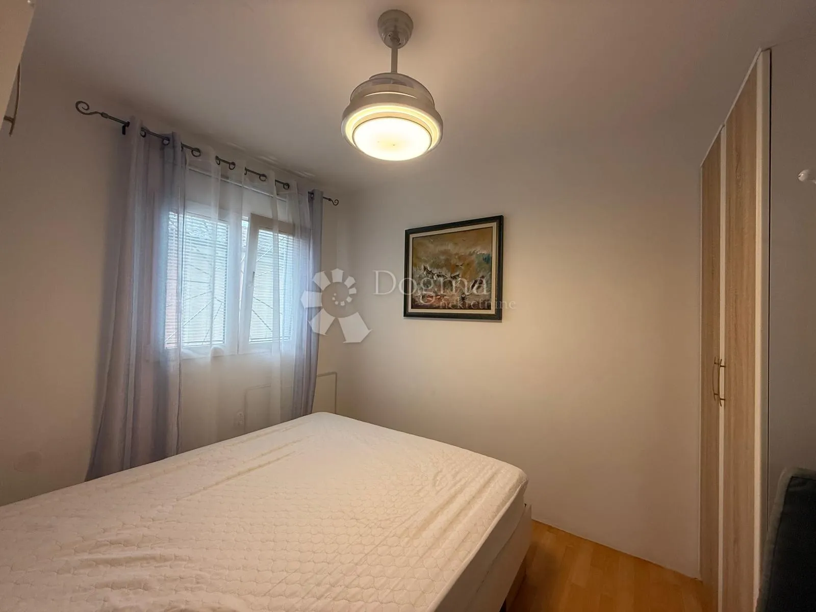 kuća s 2 stana - 300 m od mora - slika 24