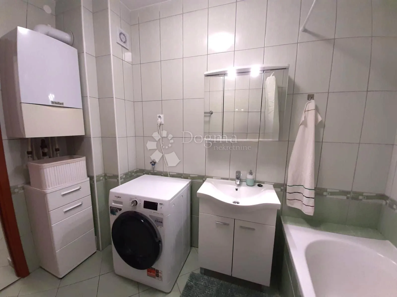 dvosoban stan u centru vinkovaca, novija gradnja - slika 6