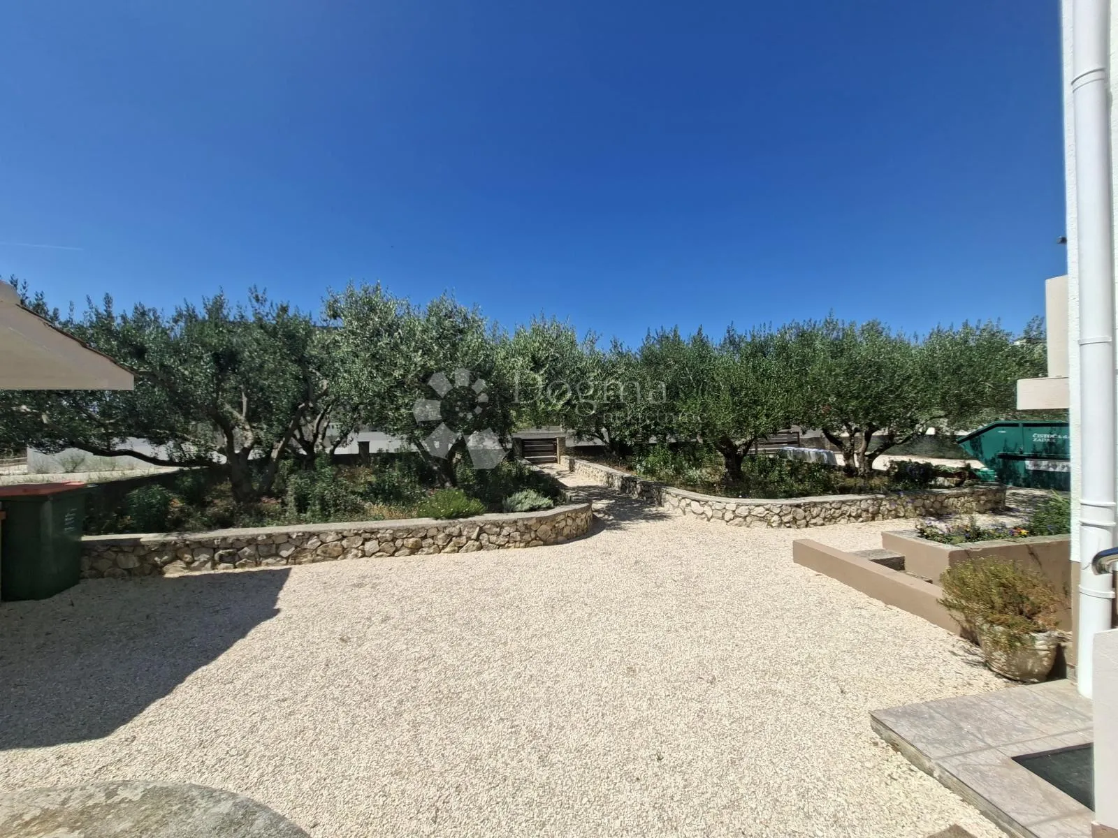 apartmanska kuća u vrsima - slika 4