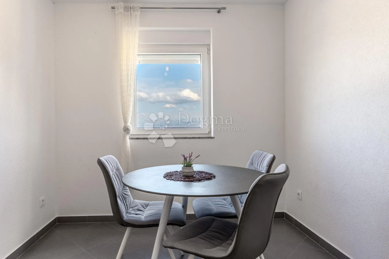 klimno, apartman na samo 250m od mora - slika 4