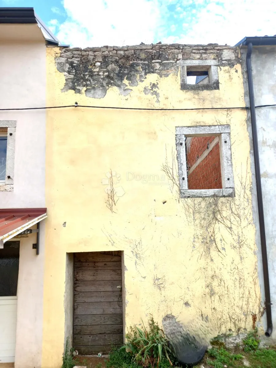 istra, tar, ruševna kamena kuća - slika 3