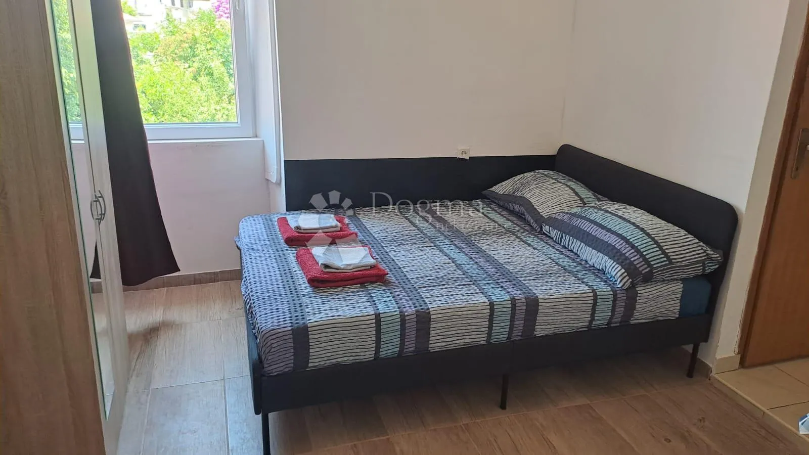 četverosoban stan u centru pule - 4 studio apartmana - slika 18