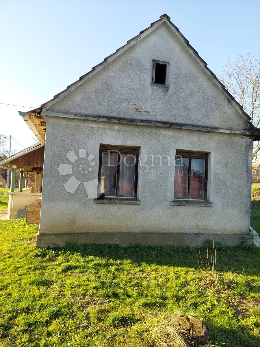 građevinsko zemljište sa kućom za rušenje - slika 11