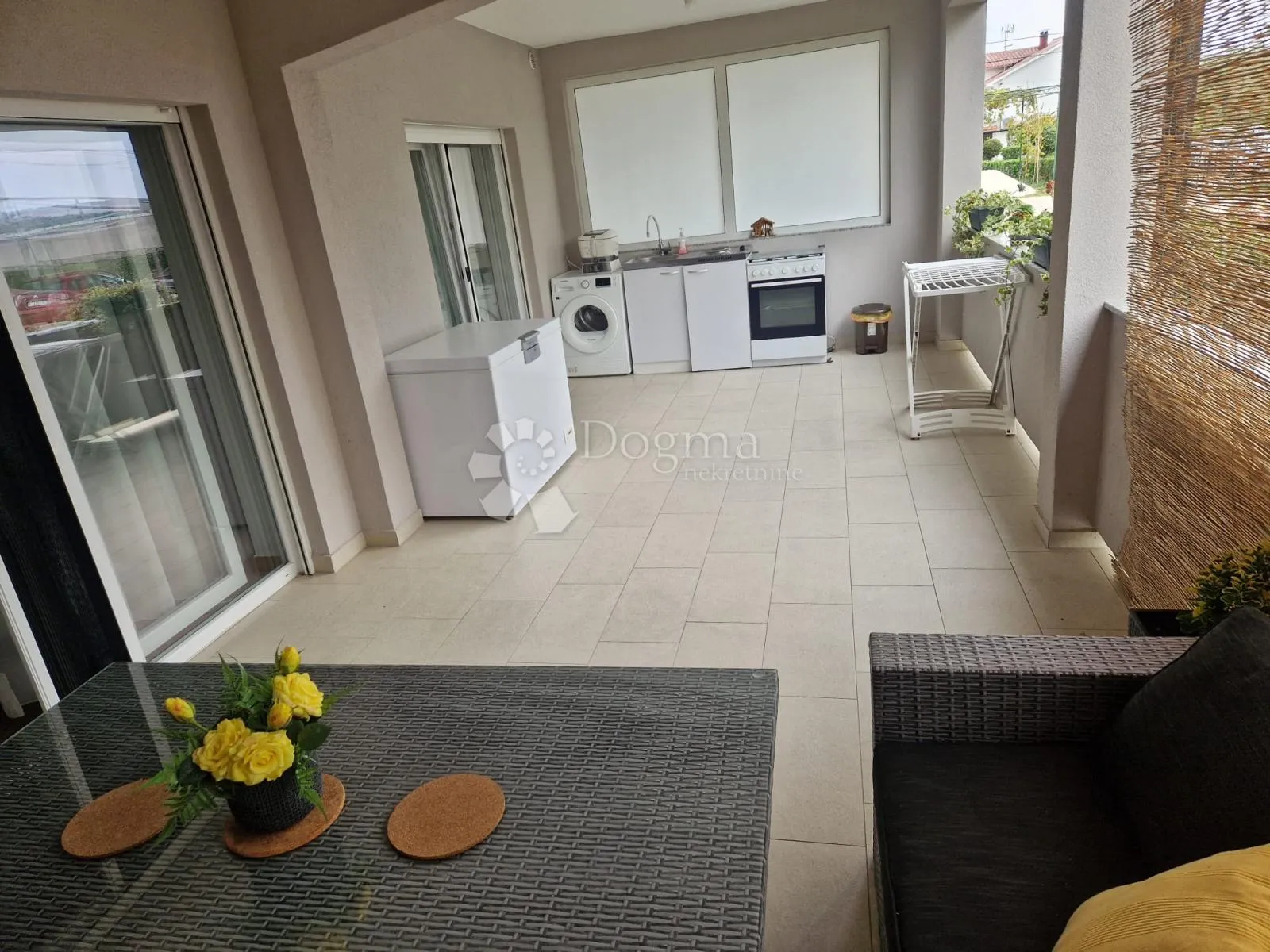 atraktivan apartman u prizemlju blizu mora - slika 5