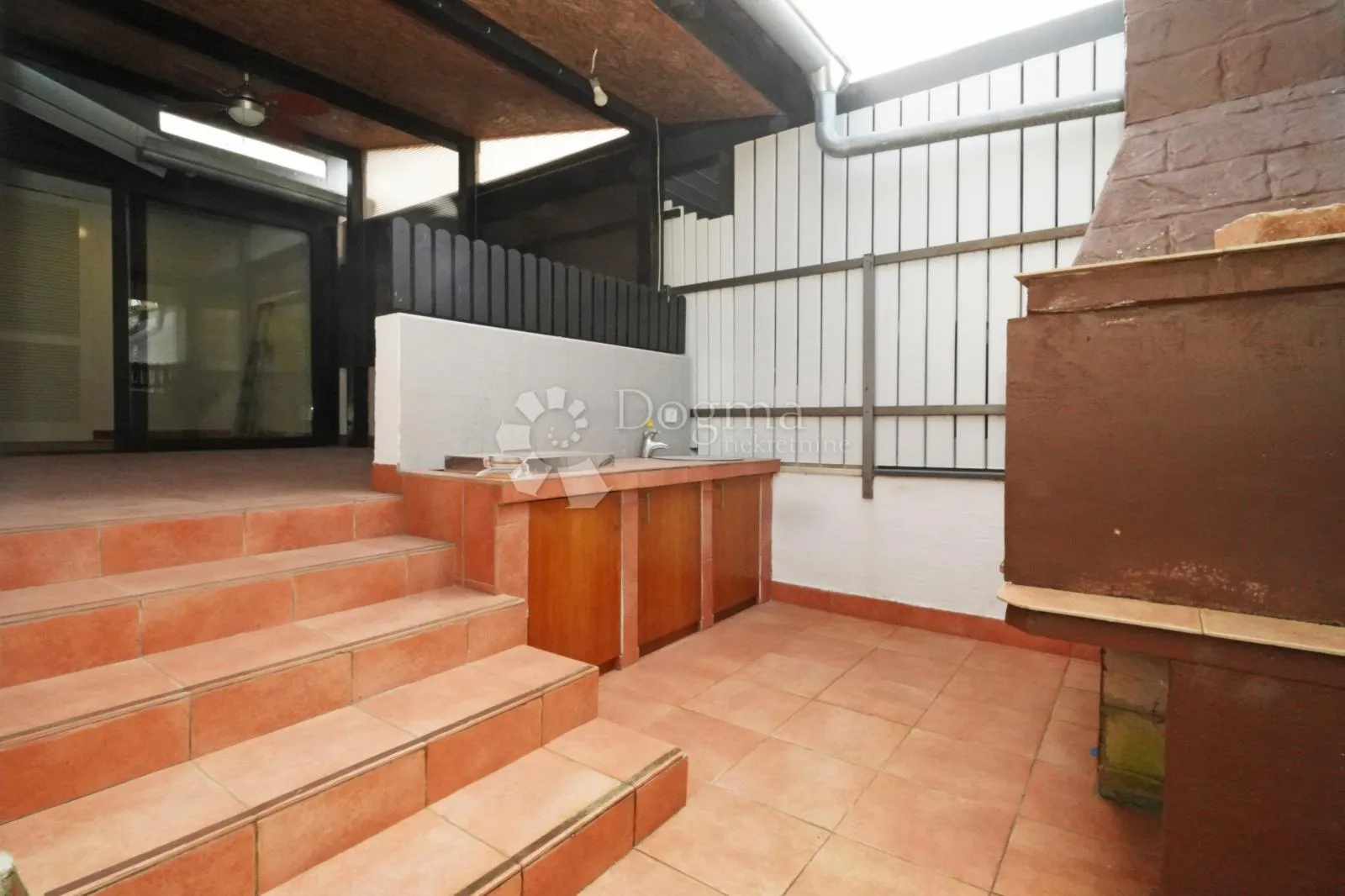 elegantna prizemnica u nizu 82 m²- červar - slika 14