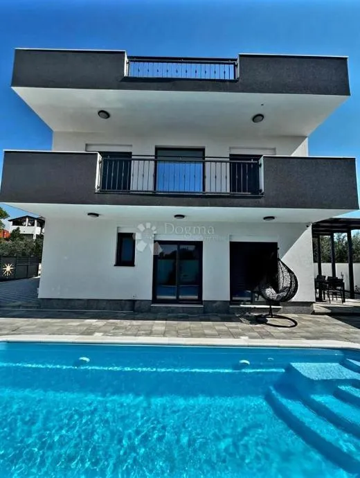 luksuzna vila vodice - slika 23