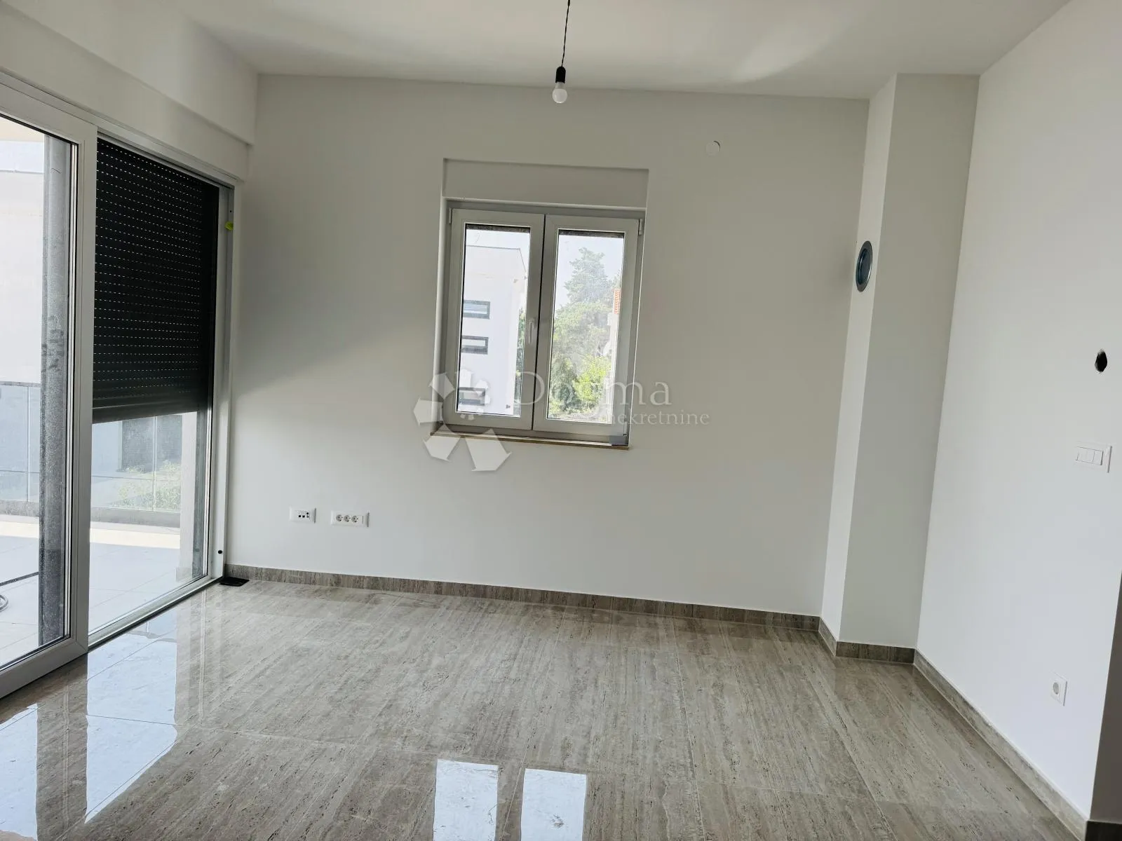 stan s4- 20m od mora, maslenica - slika 10