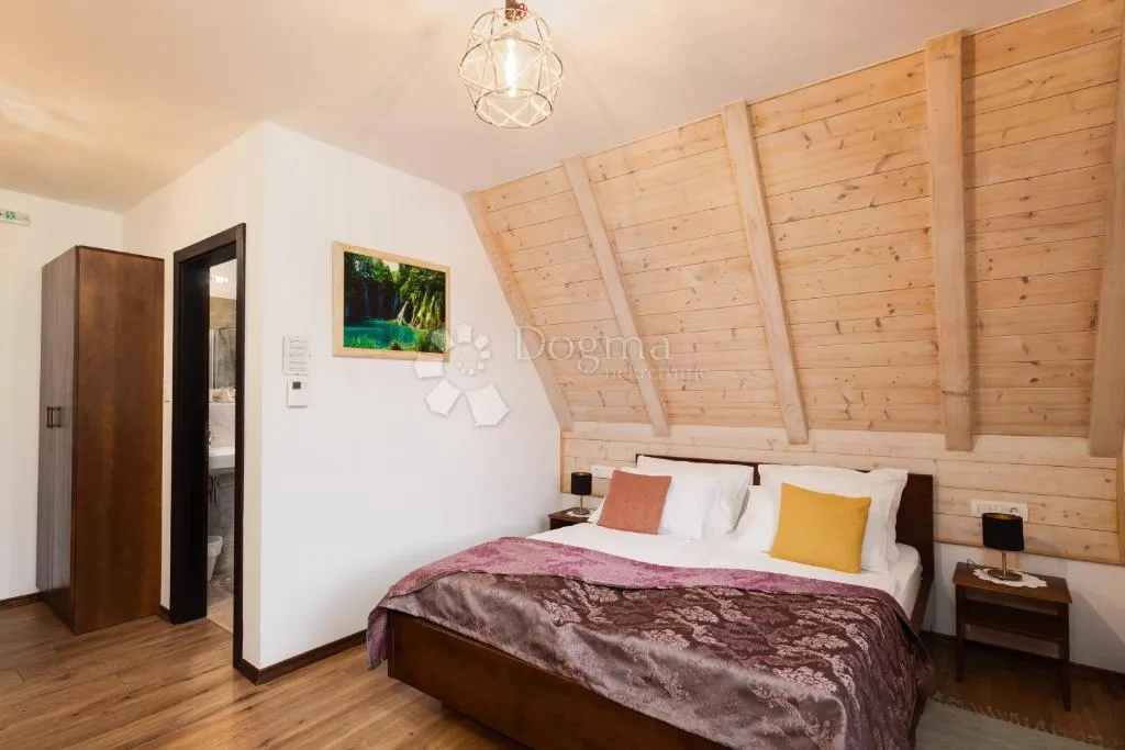 odličan manji hotel sa uigranim poslom - slika 34