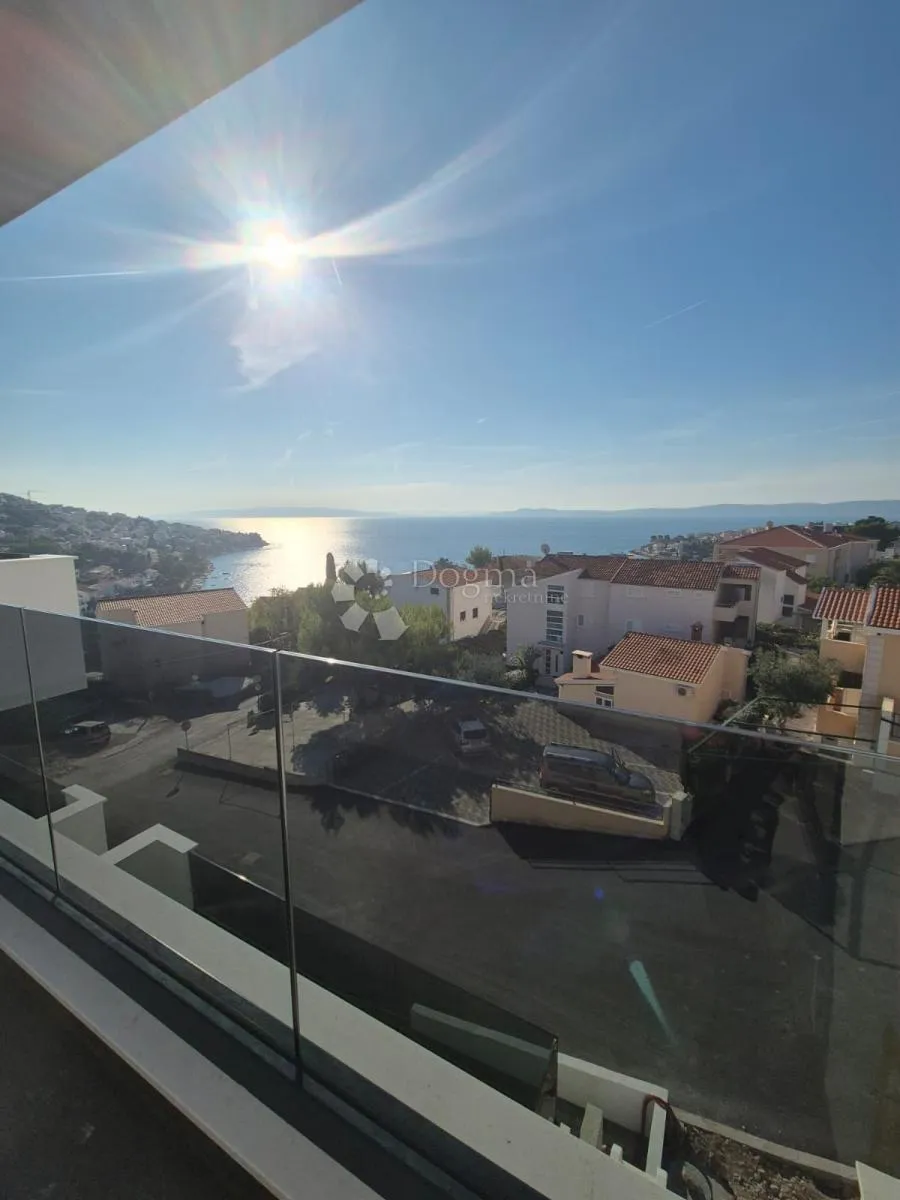 luksuzni penthouse s jacuzzijem (s16), pogledom na more i dva garažna mjesta – treći kat - slika 2