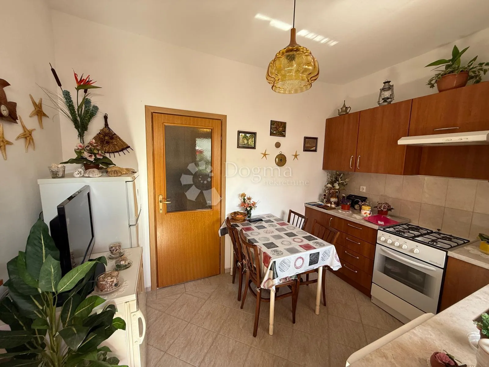 apartman s pogledom 50 m od mora - slika 11