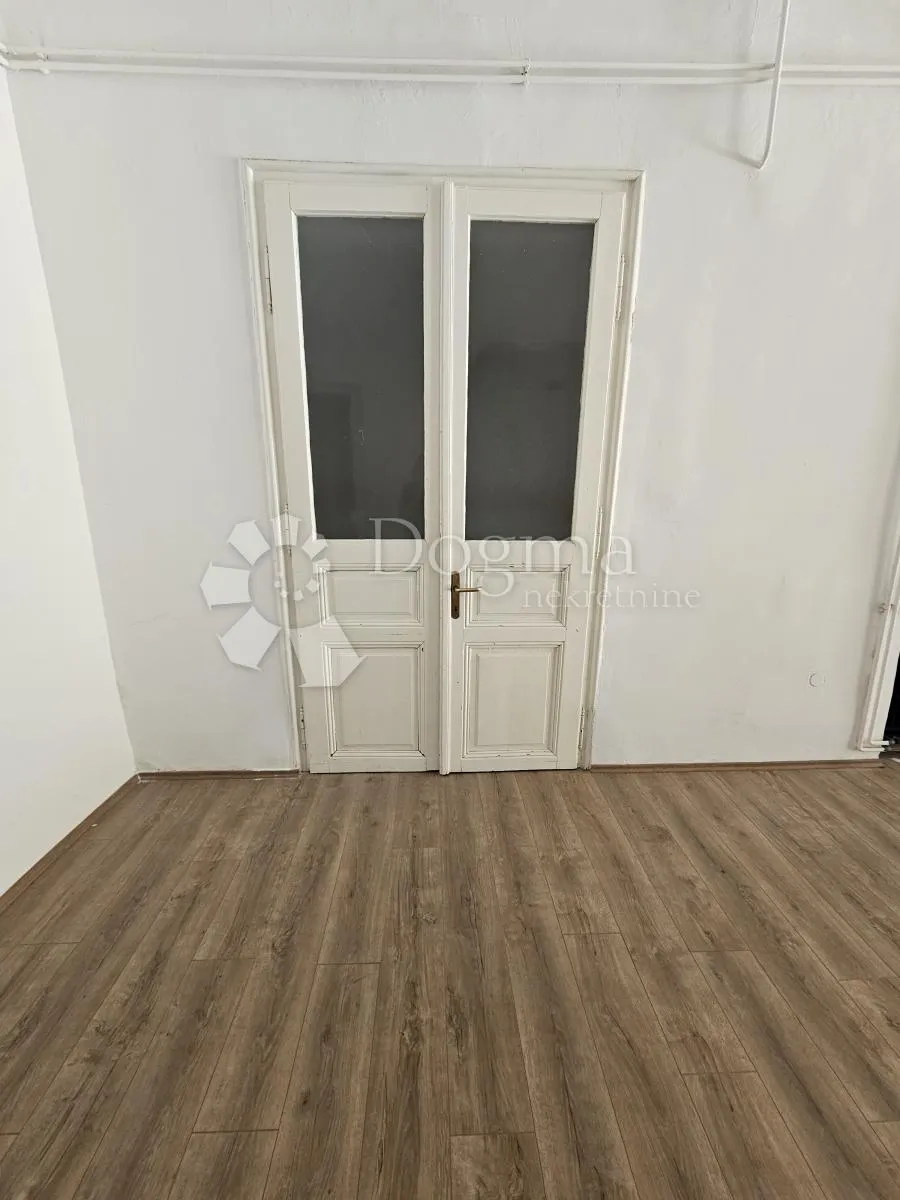 poslovni prostor u centru grada - slika 7