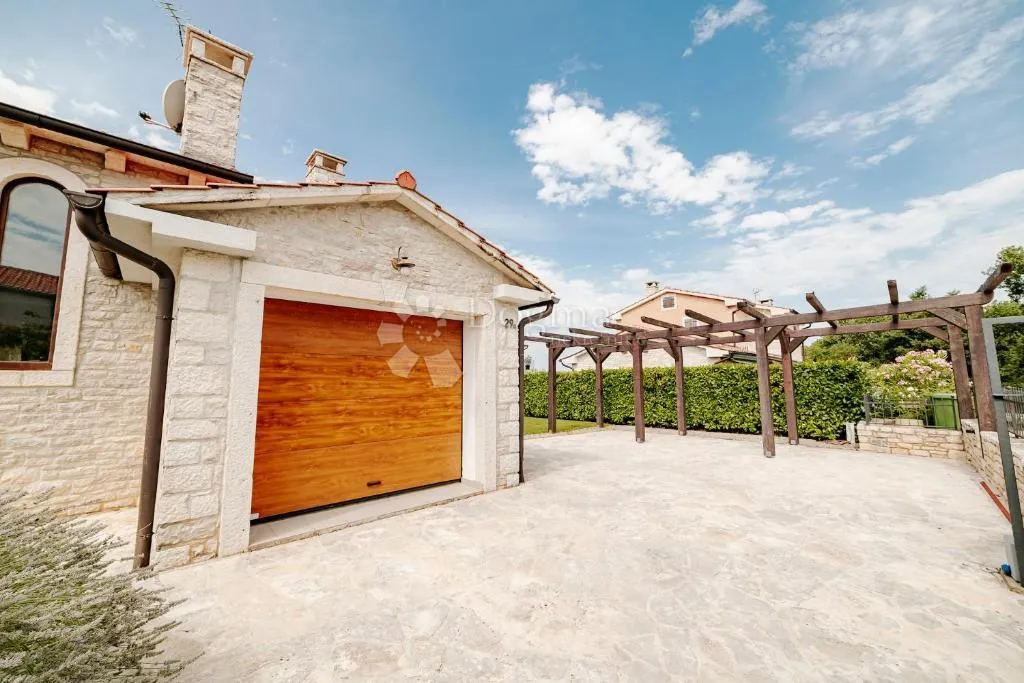 kamena vila s bazenom i 4 spvaće sobe - višnjan - slika 25
