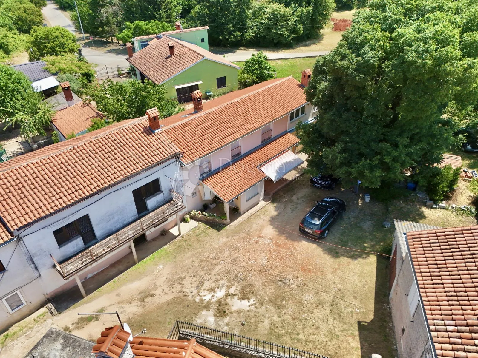 mali istarski raj-imanje: nova kuća,kuća za obnovu, konoba, garaža i terasa ispod stoljetnog drveta - slika 17