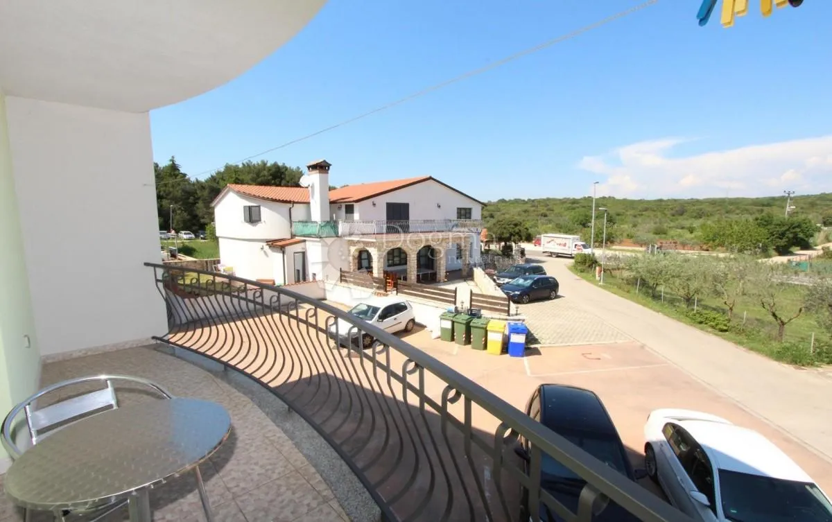 kuća sa apartmanima - slika 23