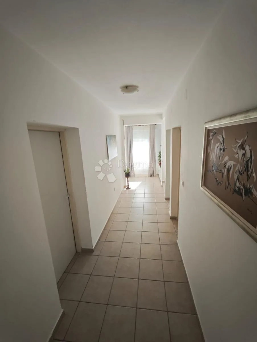 moderna kuća s vlastitom šumom! - slika 2