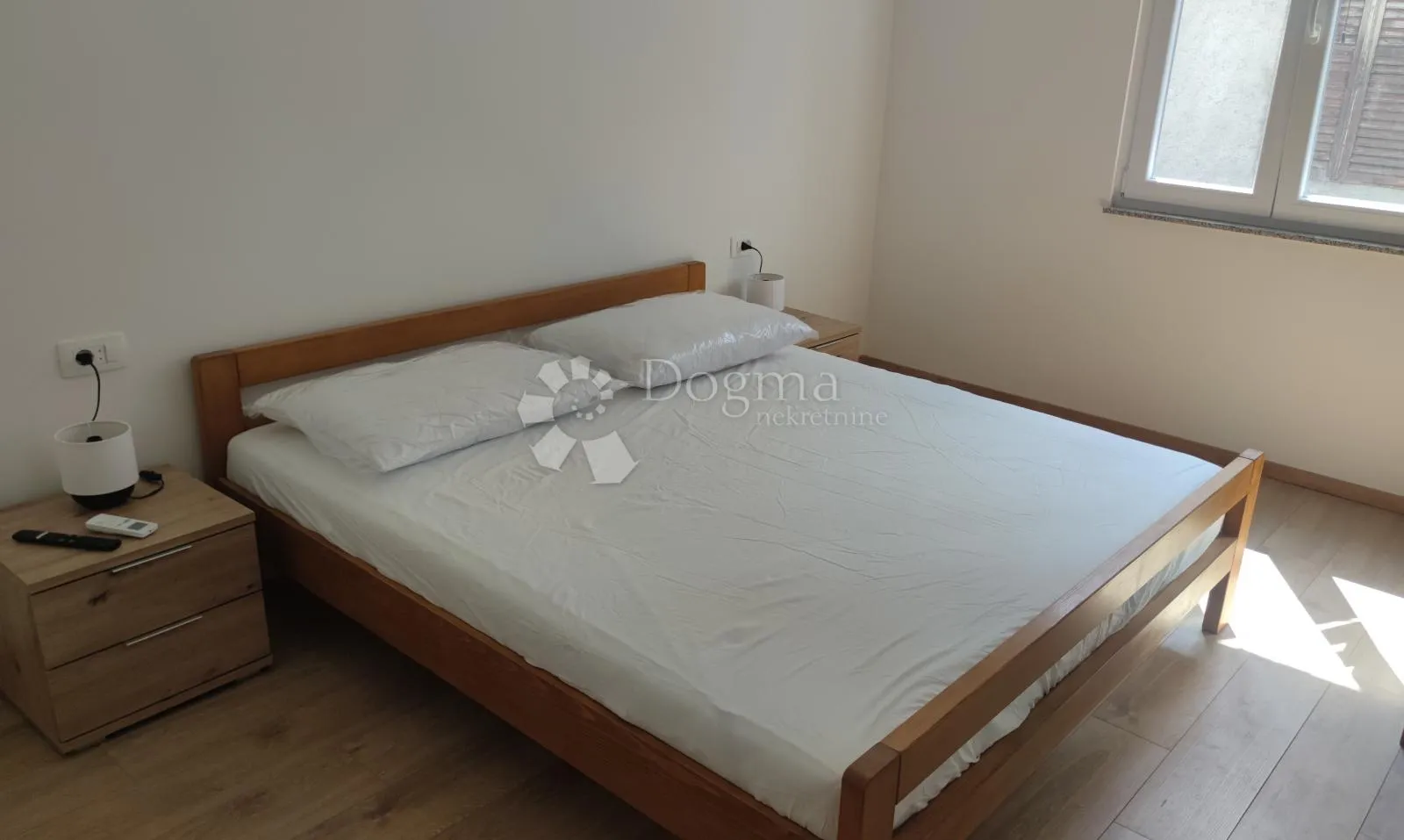kuća na samo 20 m od uređene plaže! - slika 9