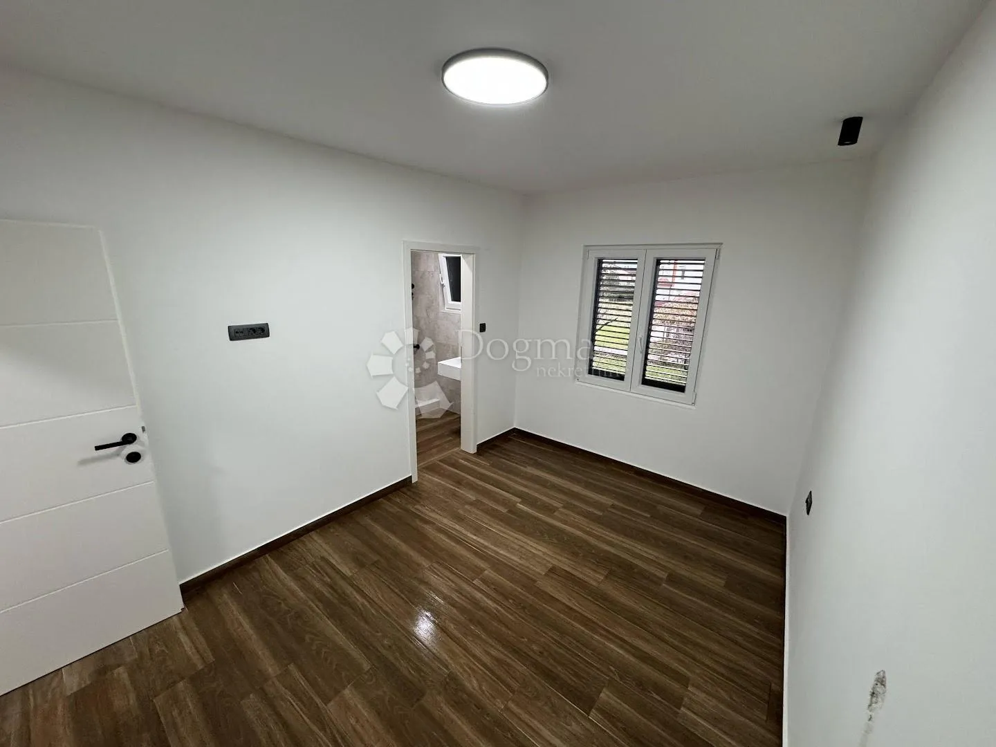 nova kuća u funtani sa 3 apartmana - slika 13