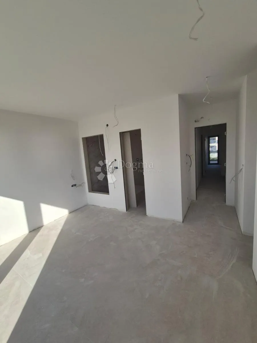 luksuzni penthouse s jacuzzijem (s16), pogledom na more i dva garažna mjesta – treći kat - slika 12