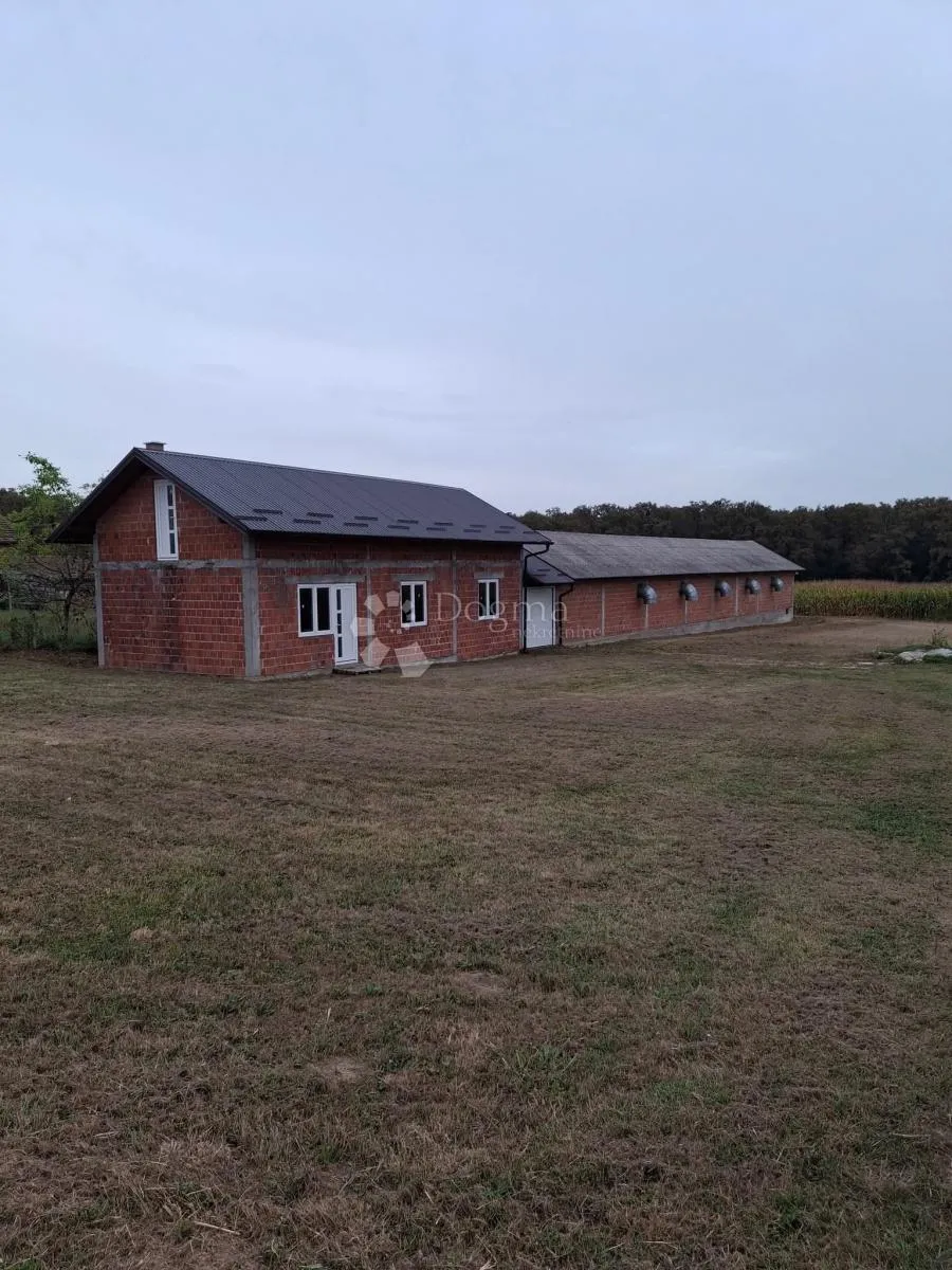 gospodarski objekt na parceli 12.377 m²-poljana križevačka - slika 5