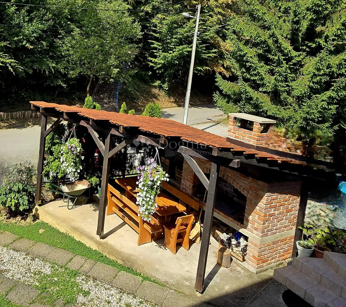 kuća nadomak britanskog trga - slika 14
