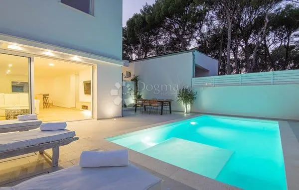 šibenik/zablaće- jedinstveni kompleks uz more: apartmanske kuće s teniskim terenom i bazenima - slika 2