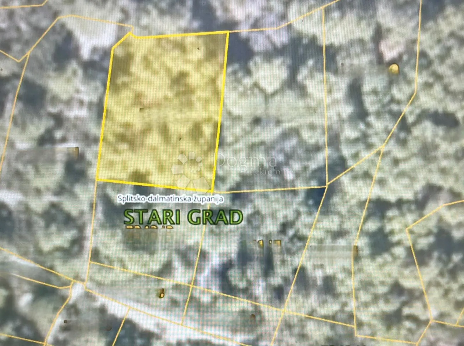 stari grad zemljište 923m2 - slika 1